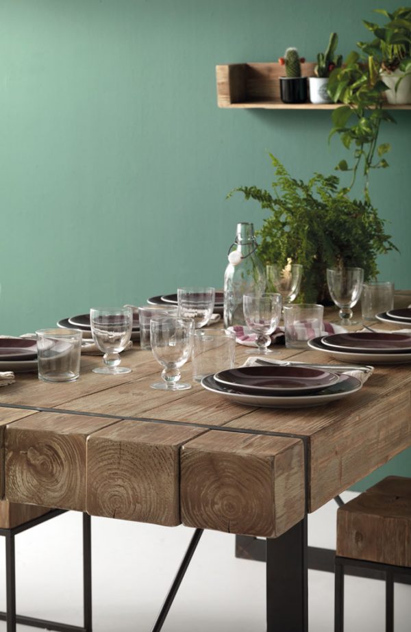 mesa de comedor de madera natural